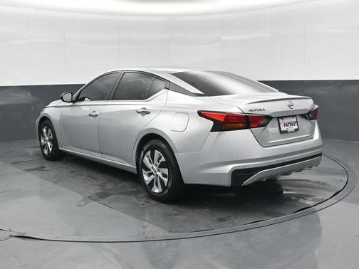 Brilliant Silver Metallic 2024 Nissan Altima S FWD