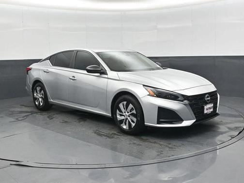 Brilliant Silver Metallic 2024 Nissan Altima S FWD
