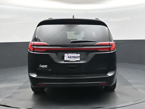 Pxj 2027 Chrysler Pacifica Limited