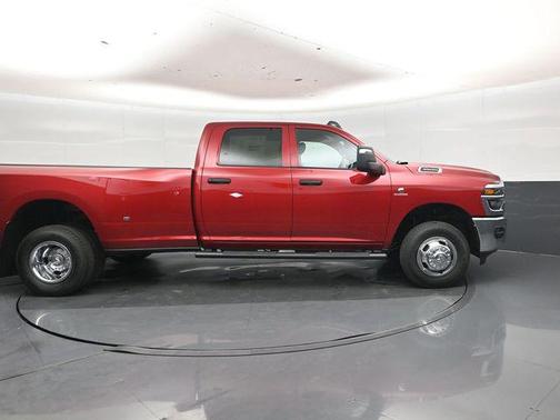 Molten Red Pearlcoat 2026 RAM 3500 Tradesman Crew Cab 4x4 8' Box