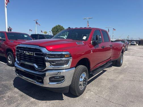 Molten Red Pearlcoat 2026 RAM 3500 Tradesman Crew Cab 4x4 8' Box
