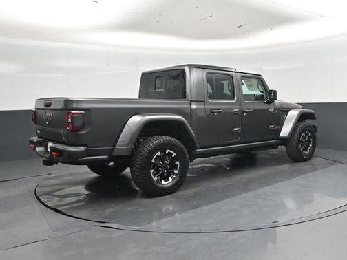 Granite Crystal Metallic Clearcoat 2026 Jeep Gladiator Rubicon