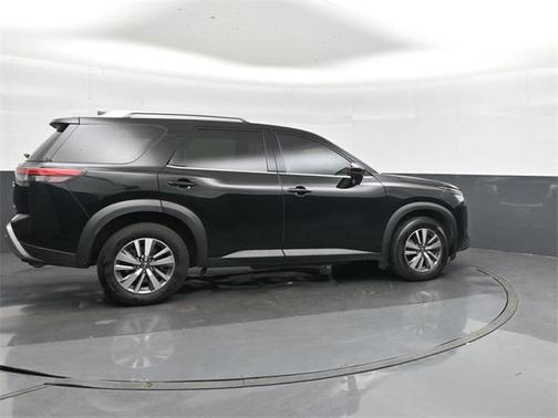 2023 Nissan Pathfinder SL 4WD