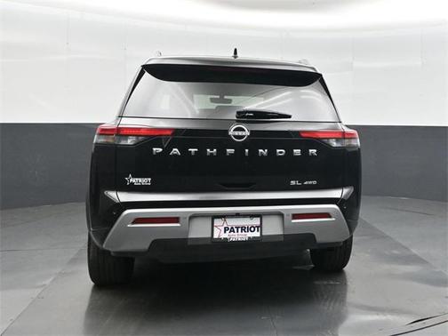 2023 Nissan Pathfinder SL 4WD