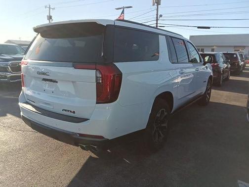 2026 GMC Yukon XL 4WD AT4