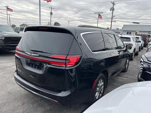 2022 Chrysler Pacifica Touring