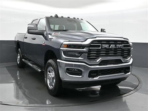 2025 RAM 2500 Tradesman Crew Cab 4x4 6'4' Box