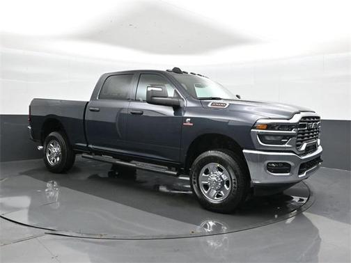 2025 RAM 2500 Tradesman Crew Cab 4x4 6'4' Box