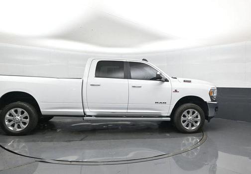 Bright White Clearcoat 2022 RAM 3500 Big Horn Crew Cab 4x4 8' Box