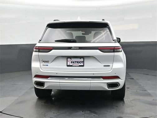 2022 Jeep Grand Cherokee 4xe Overland