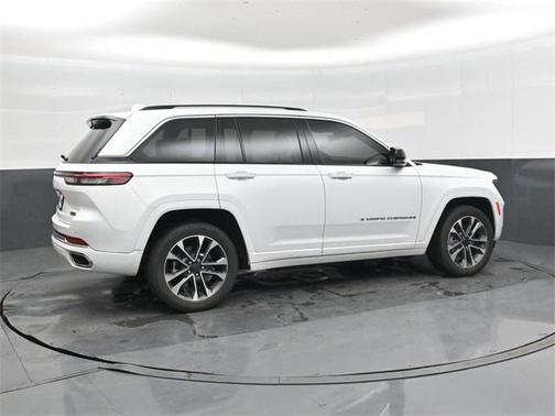 2022 Jeep Grand Cherokee 4xe Overland