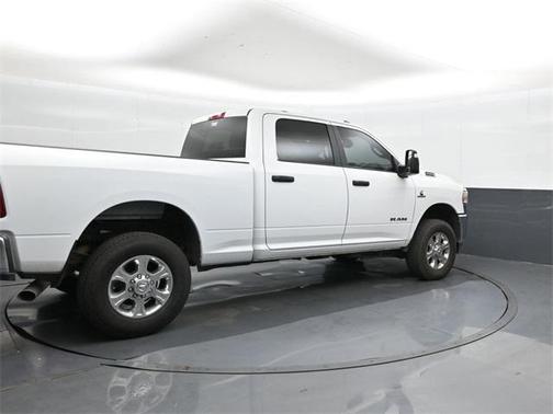 2023 RAM 3500 Big Horn Crew Cab 4x4 6'4' Box