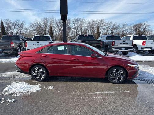 2025 Hyundai ELANTRA Limited