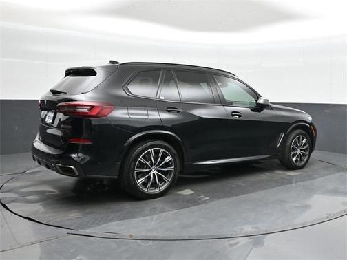2022 BMW X5 M50i