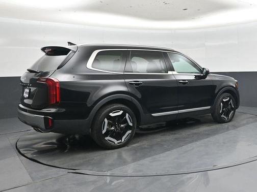 Ebony Black 2025 Kia Telluride S