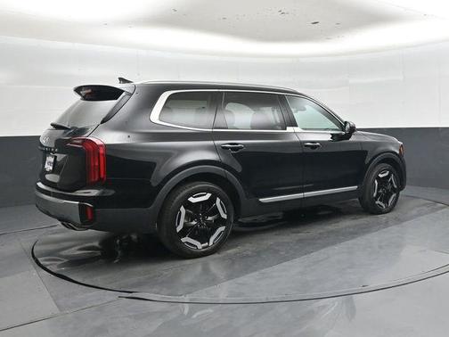 Ebony Black 2025 Kia Telluride S