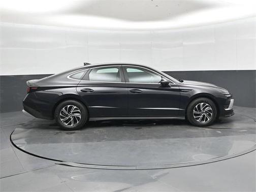 2026 Hyundai SONATA Hybrid Base