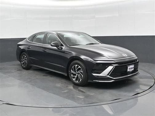 2026 Hyundai SONATA Hybrid Base