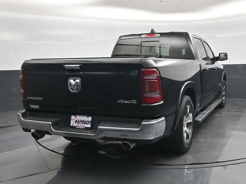 Diamond Black Crystal Pearlcoat 2021 RAM 1500 Laramie