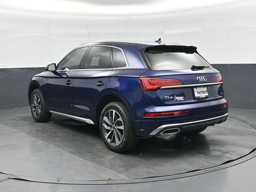 Navarra Blue Metallic 2024 Audi Q5 45 S line Premium Plus