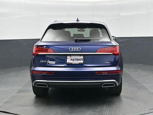 Navarra Blue Metallic 2024 Audi Q5 45 S line Premium Plus