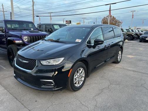 2024 Chrysler Pacifica Touring L