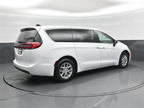 2026 Chrysler Pacifica L
