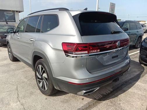 Silver Mist Metallic 2025 Volkswagen Atlas 2.0T SE w/Technology