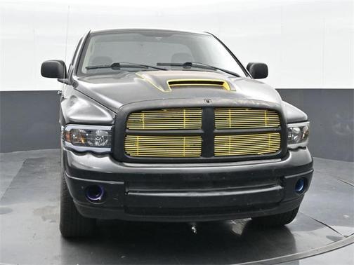 2004 Dodge Ram 1500 SLT