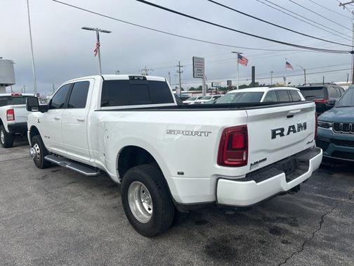 Bright White Clearcoat 2026 RAM 3500 Laramie Crew Cab 4x4 8' Box