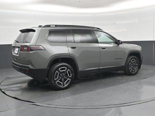 Sting-Gray Clearcoat 2027 Jeep Cherokee Laredo