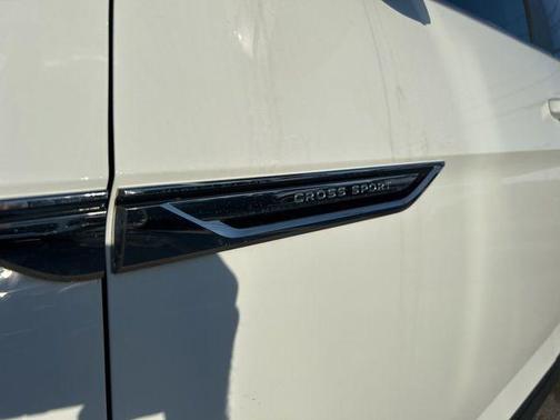 2025 Volkswagen Atlas Cross Sport 2.0T SE w/Technology 4MOTION