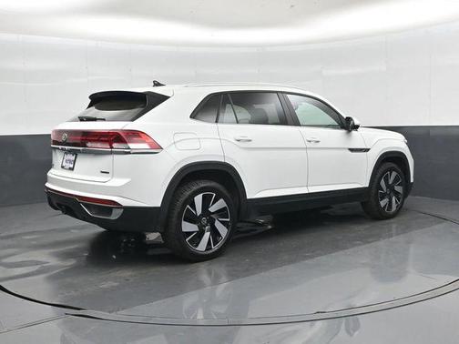 2025 Volkswagen Atlas Cross Sport 2.0T SE w/Technology 4MOTION