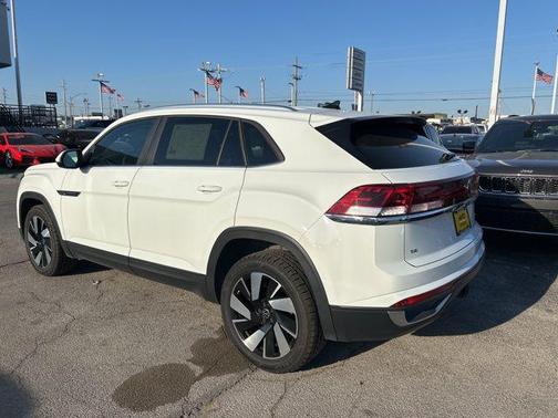 2025 Volkswagen Atlas Cross Sport 2.0T SE w/Technology 4MOTION