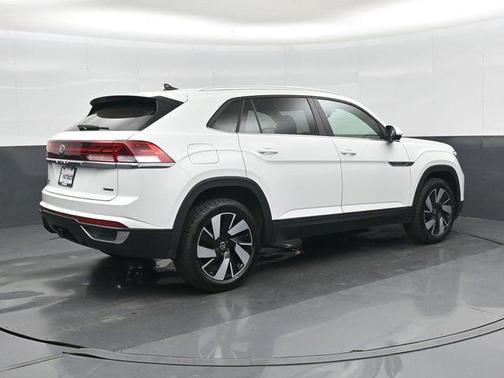 Pure White 2025 Volkswagen Atlas Cross Sport 2.0T SE w/Technology 4MOTION