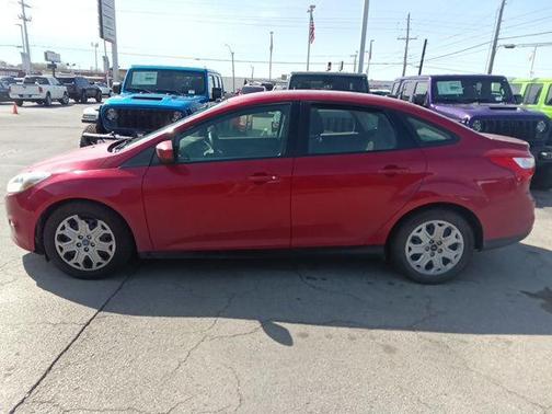 Gold 2012 Ford Focus SE