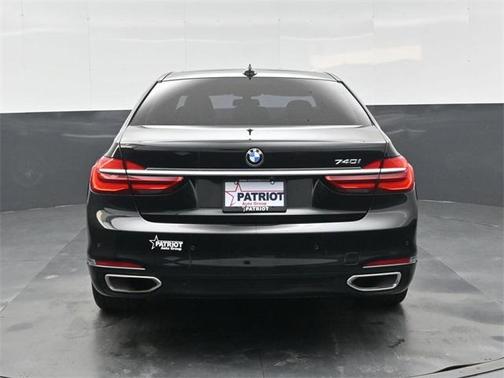 2019 BMW 740 740i