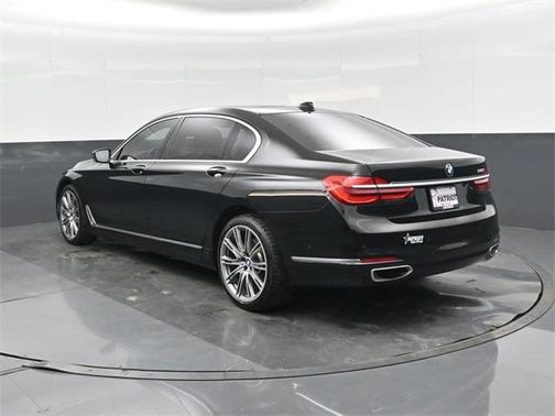 2019 BMW 740 740i