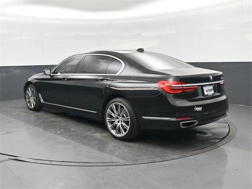 2019 BMW 740 740i