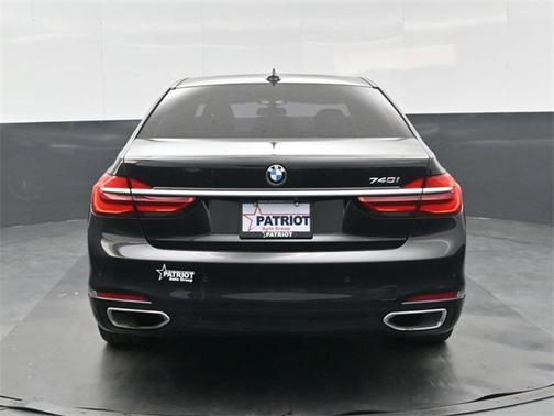 2019 BMW 740 740i