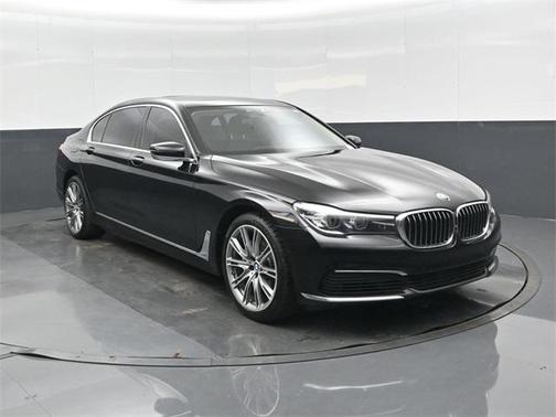 2019 BMW 740 740i