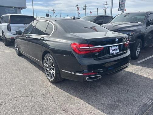 2019 BMW 740 740i