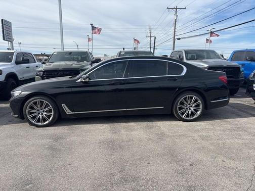 2019 BMW 740 740i