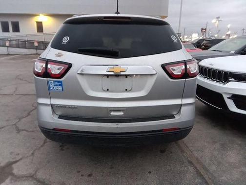Silver Ice Metallic 2017 Chevrolet Traverse LS