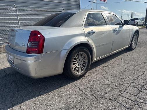 2010 Chrysler 300 Touring/Signature/Executive Series