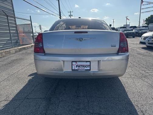 2010 Chrysler 300 Touring/Signature/Executive Series