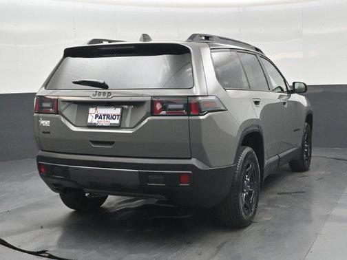 Sting-Gray Clearcoat 2027 Jeep Cherokee Limited