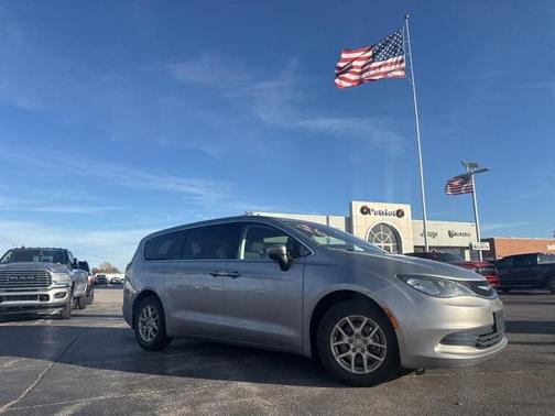 2017 Chrysler Pacifica Touring