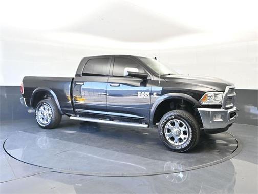 2017 RAM 2500 Laramie Crew Cab 4x4 6'4' Box