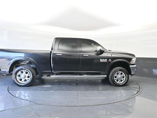 2017 RAM 2500 Laramie Crew Cab 4x4 6'4' Box